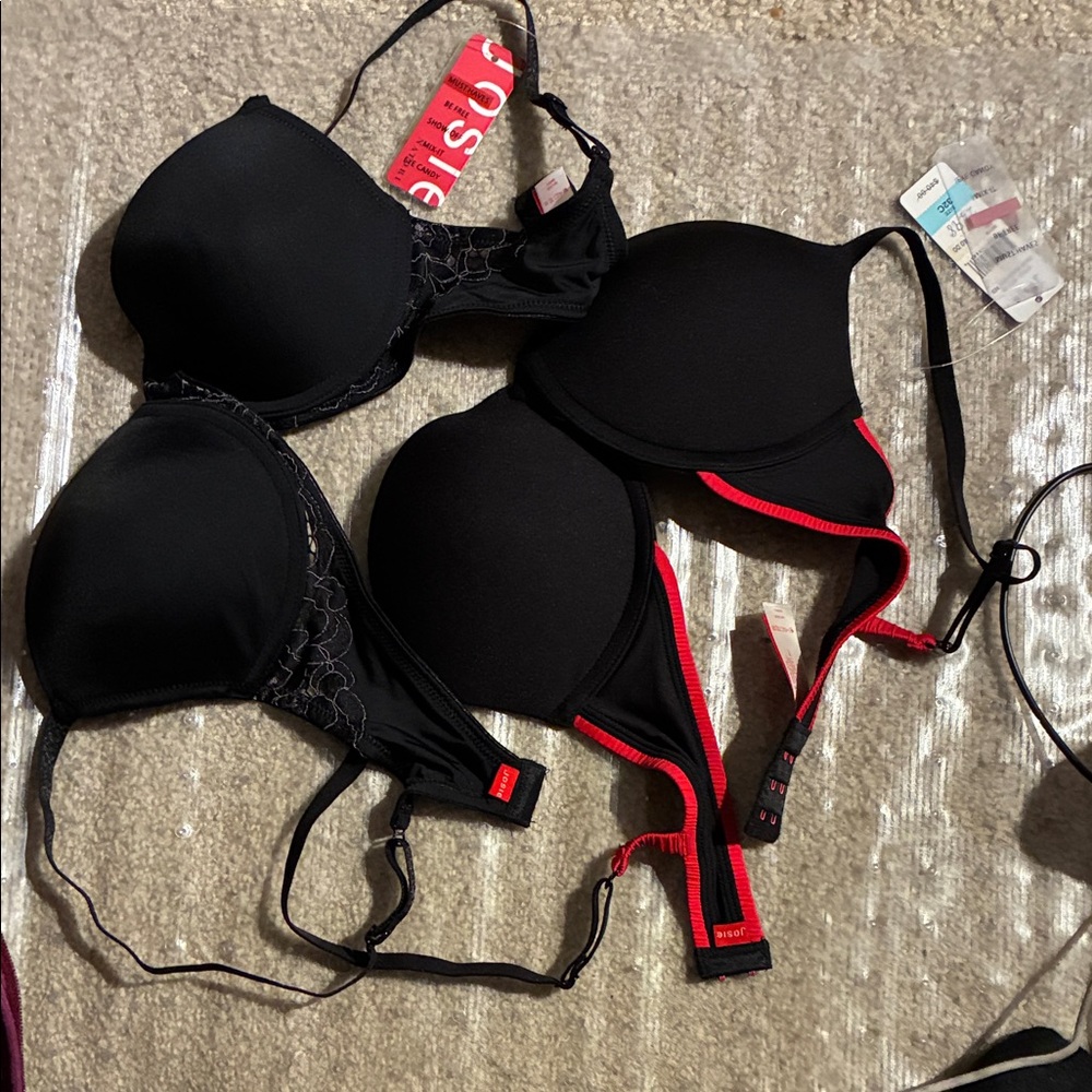 Stylish Black and red 2 pc bundle set bra’s